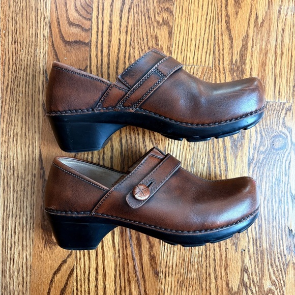 Dansko Solstice Brown Leather Split Toe Strap Clog Shoes - 39 (8.5-9) - Picture 5 of 7